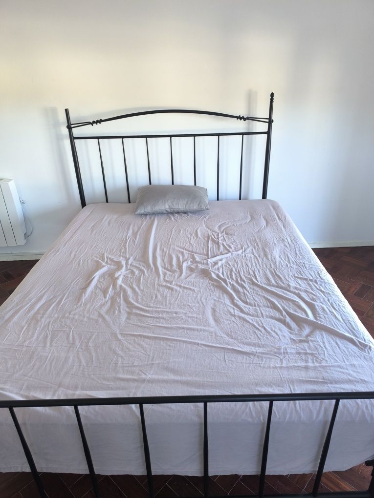Recheio de casa ( cama, tv, frigorífico, máquina de lavar, comoda)