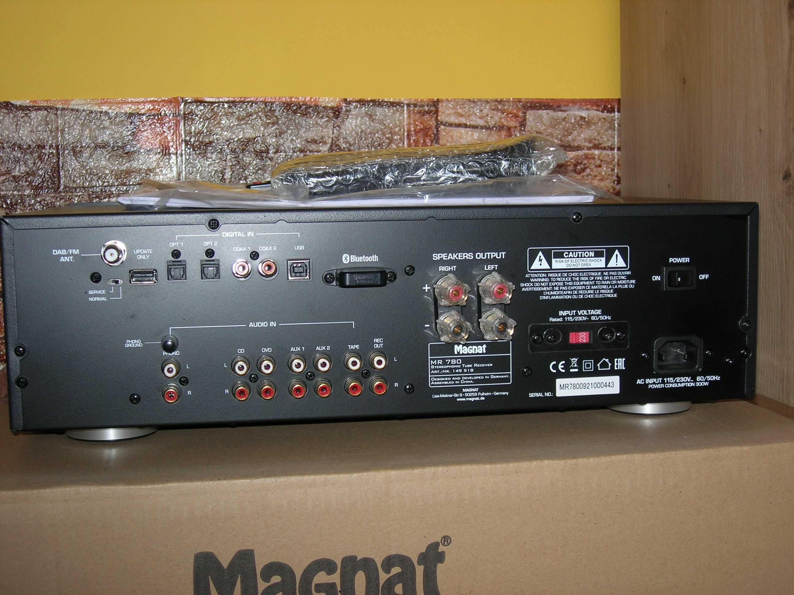 Amplituner stereo Magnat MR780 lampowa hybryda 2x70W