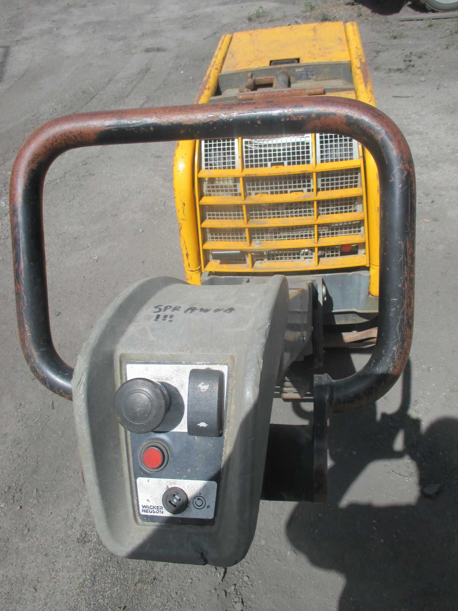 Zagęszczarka rewersyjna 750 kg Wacker Neuson DPU 80 Lem670