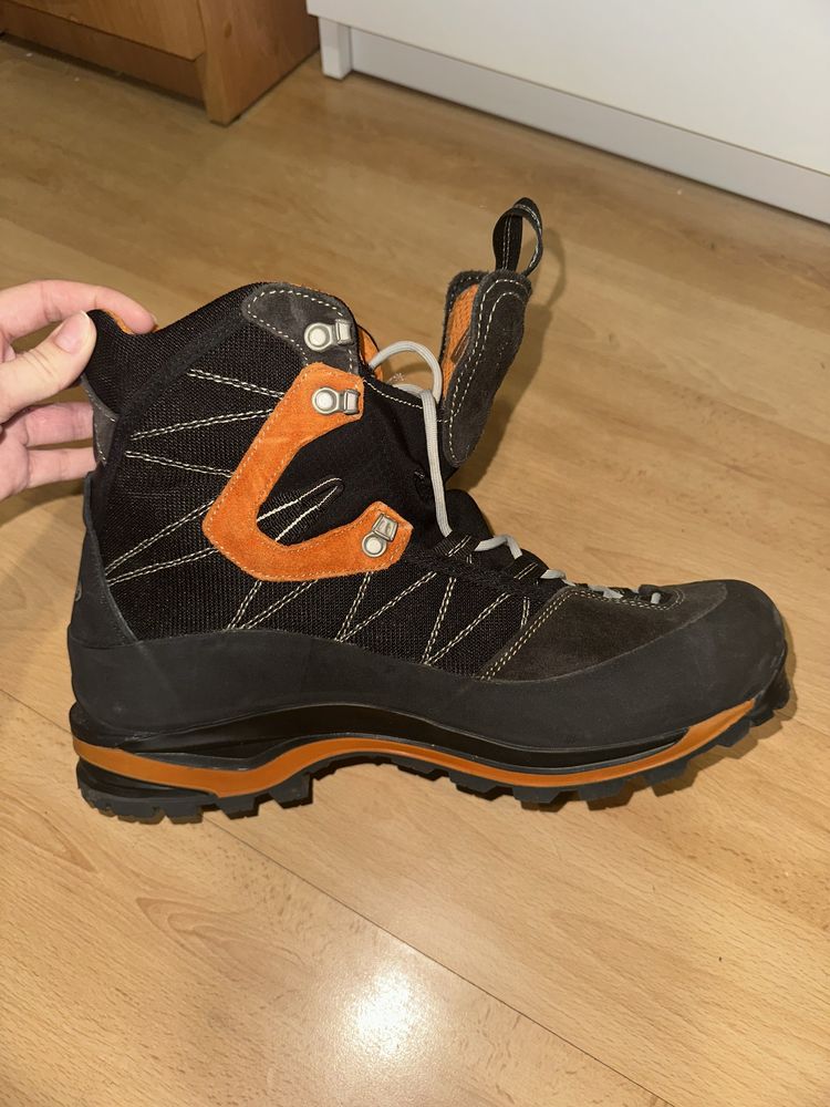 Buty do raków półautomatycznych Aku