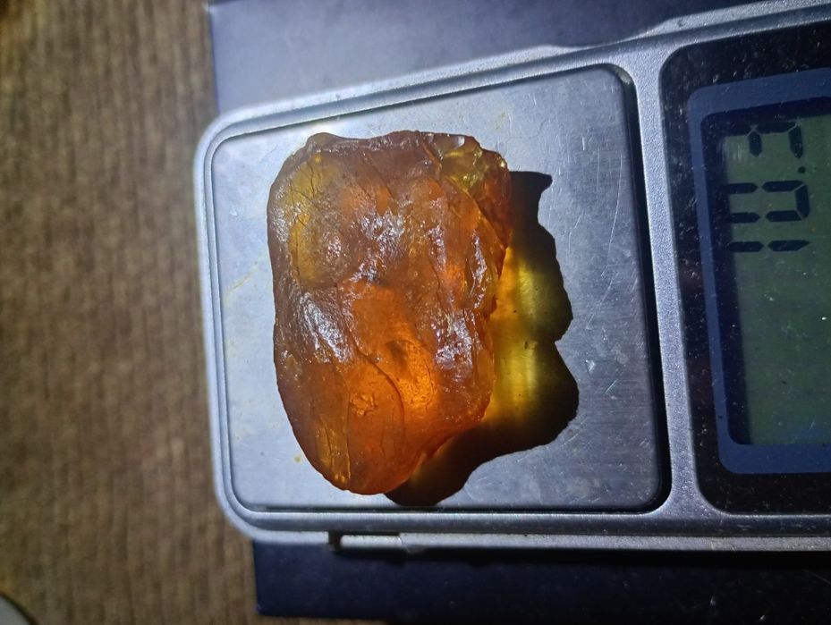 Bursztyn bałtycki surowy