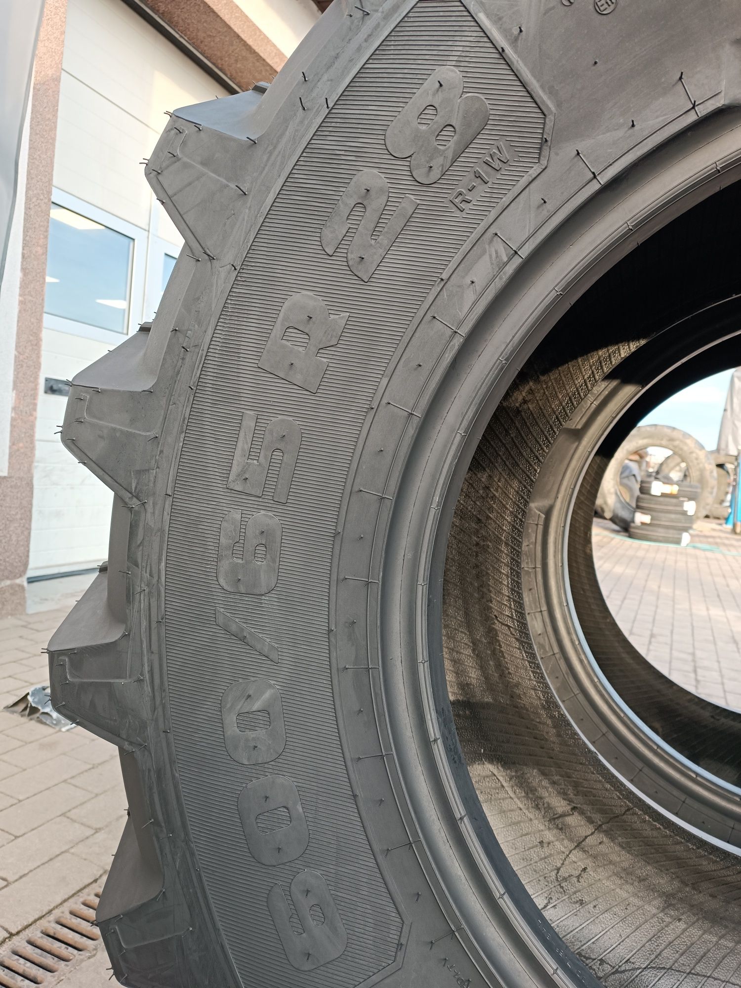 600/65R28 Ascenso XLR 880 NOWE