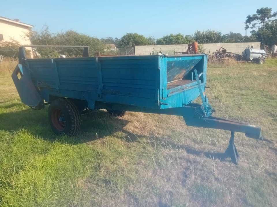 Reboque agricola espalhador de estrume - usado