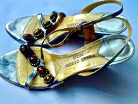 Sandálias prateadas Pierre Cardin Paris 37