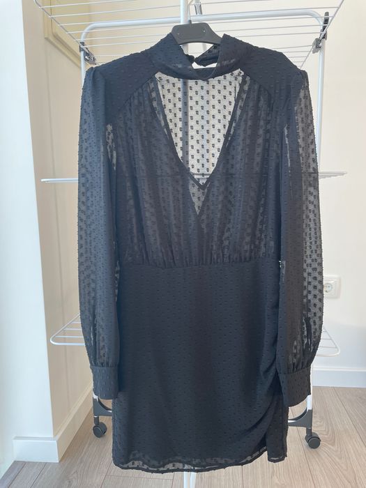 Vestido curto com abertura nas costas da mango