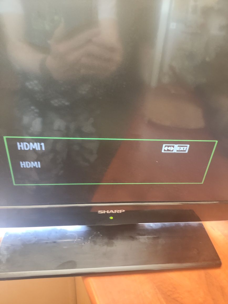 Tv monitor Sharp 32 color LCD czarny