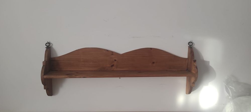 Prateleira de madeira