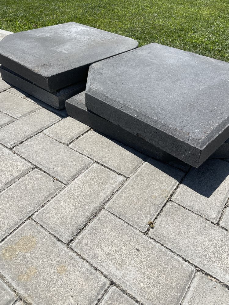 Chapéu de sol com bases de cimento