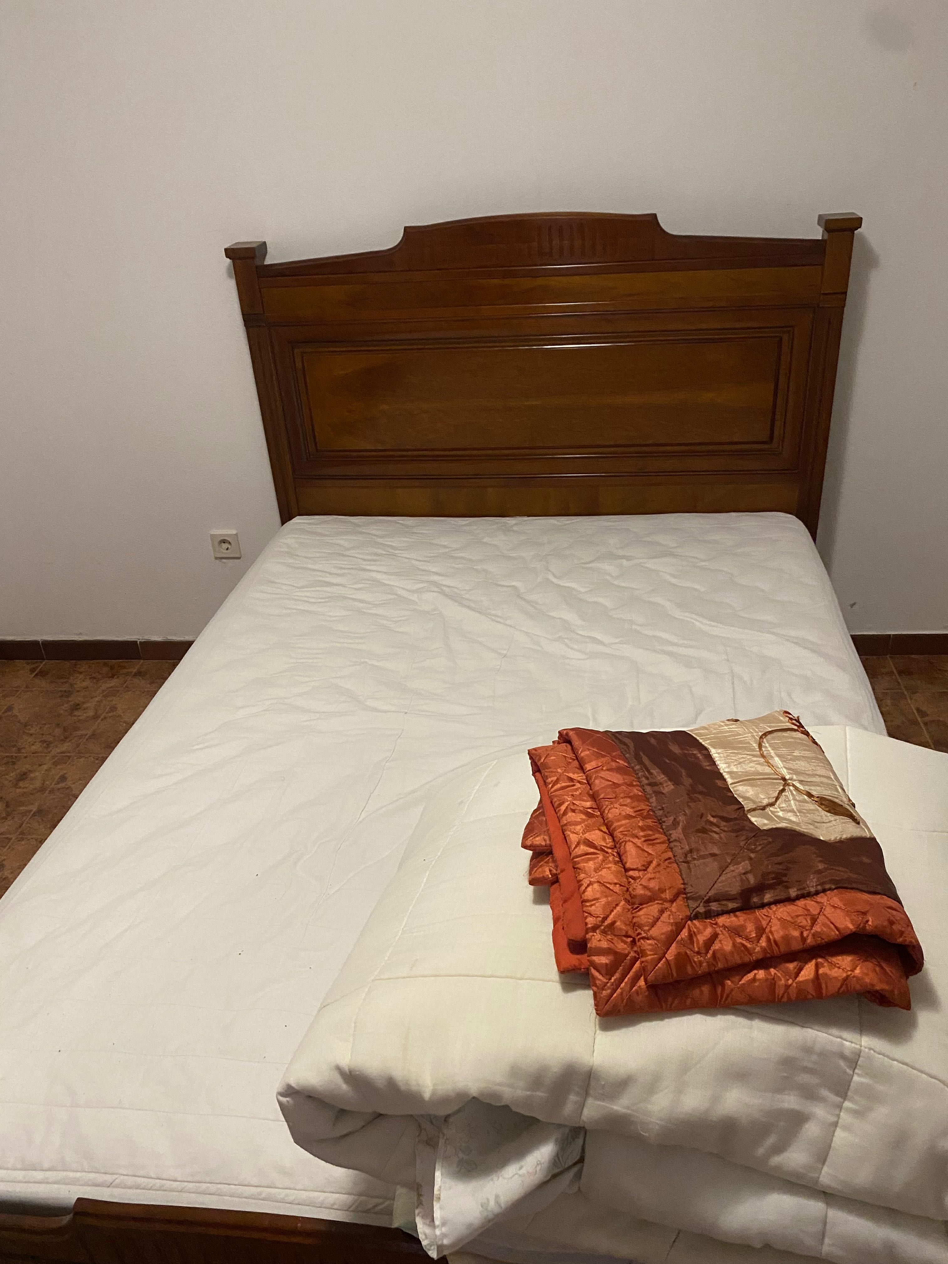 Conjunto de quarto.