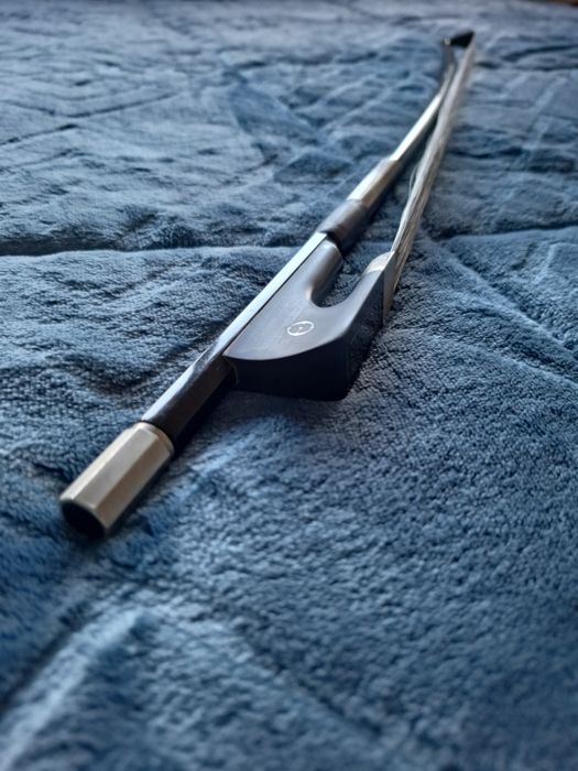 Arco francês para contrabaixo