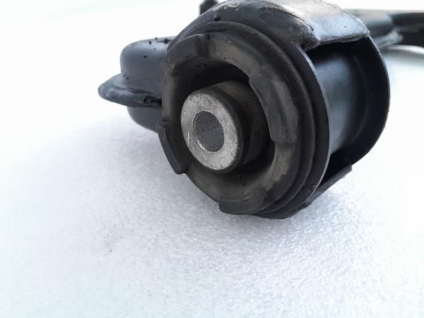 Braço de suspensão frente esquerdo OPEL Zafira A (F75_)