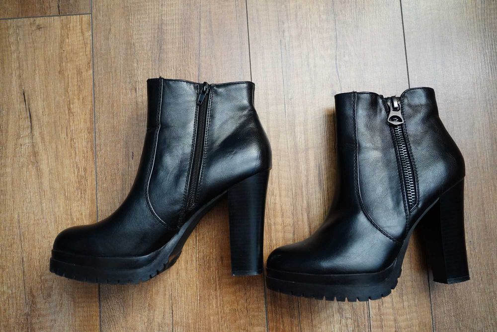 Botki catwalk na słupku 39