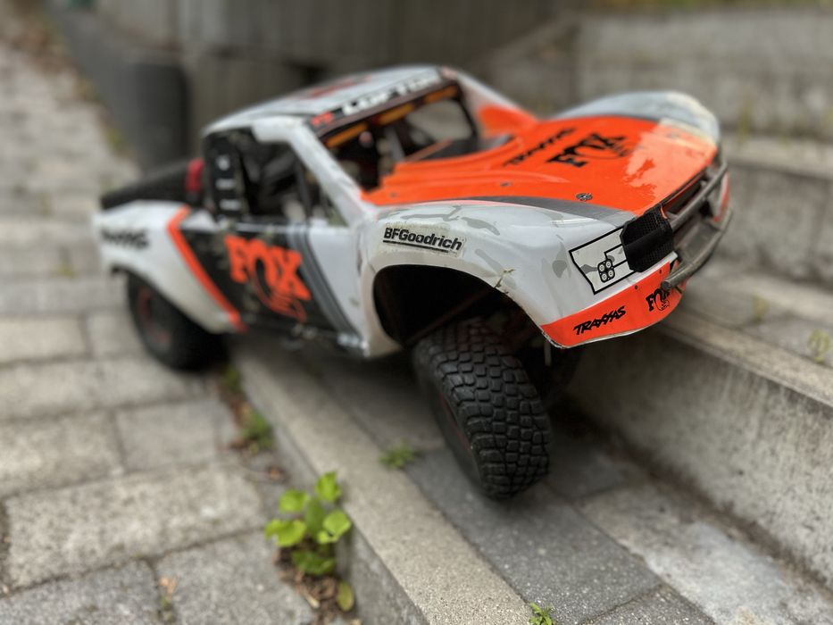 Traxxas udr doinwestowany