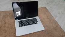MacBook Pro A1286 para peças – ecrã OK, sem disco