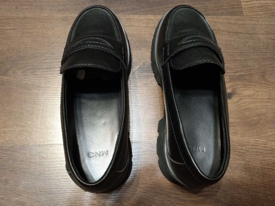 Buty loafersy czarne MNG rozm. 35
