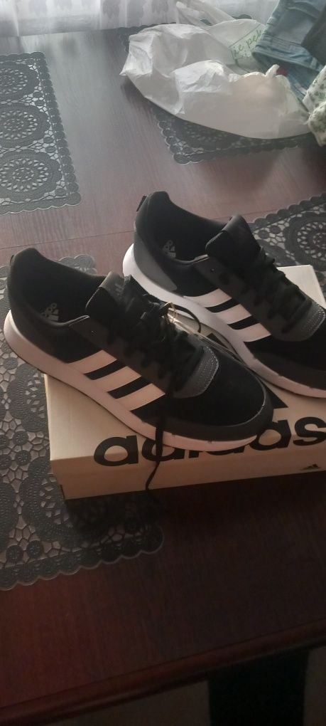 Sprzedam Adidasy męskie nowe