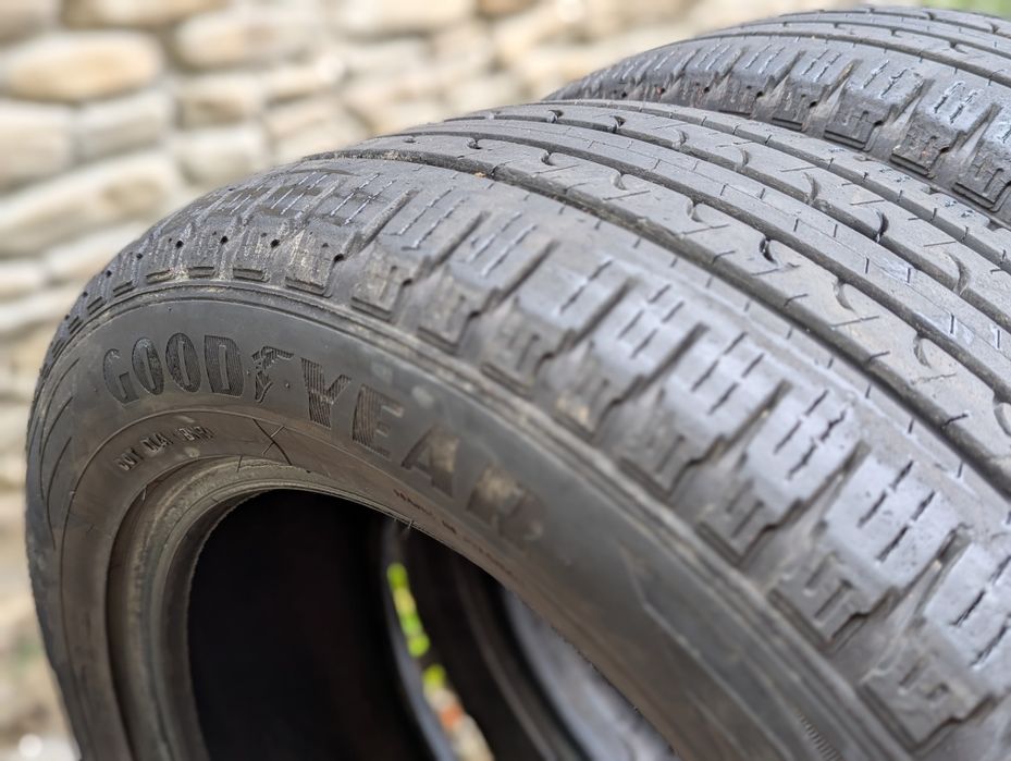 Шини 225/60 R17 Goodyear EfficientGrip SUV б/в