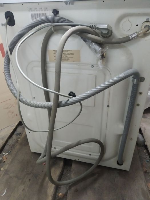 Продам пральну машину cande б/в.