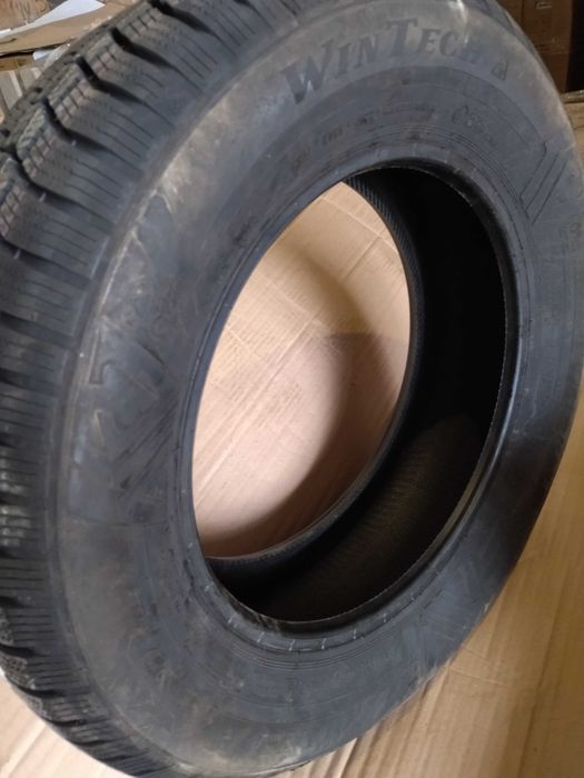 Зимние шины R15 195/65  без пробега с хранения новая