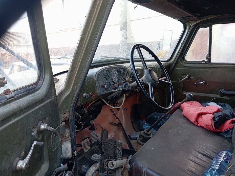 Газон с кузовом.