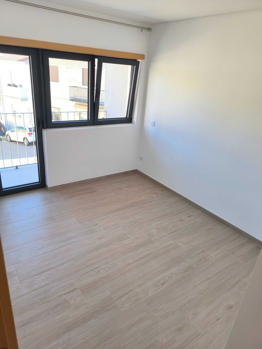 Apartamento 1º andar (junto à areosa)