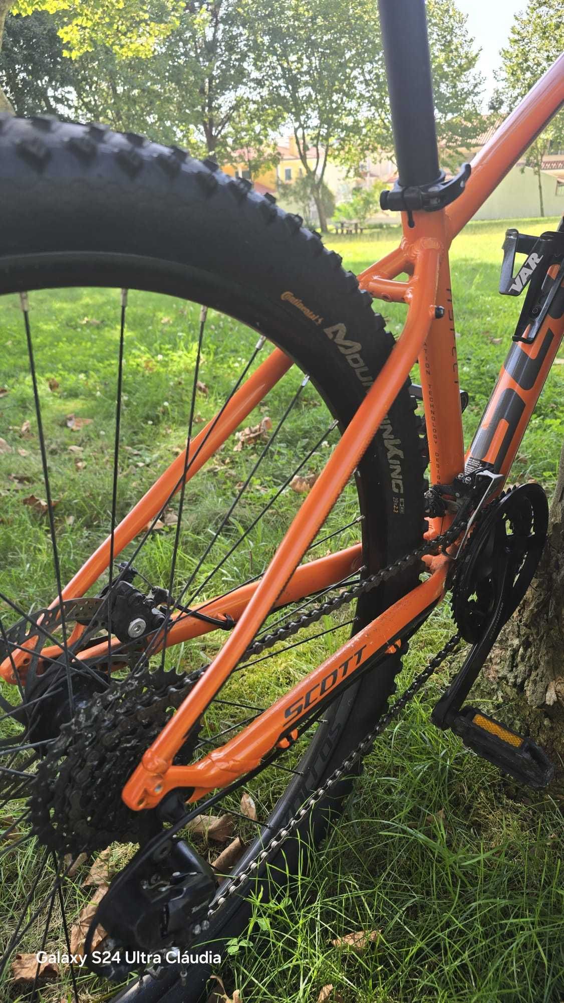 Bicicleta scott .