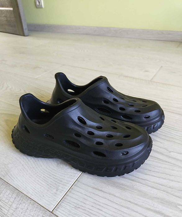 Літні шльопанці(як кросівки)