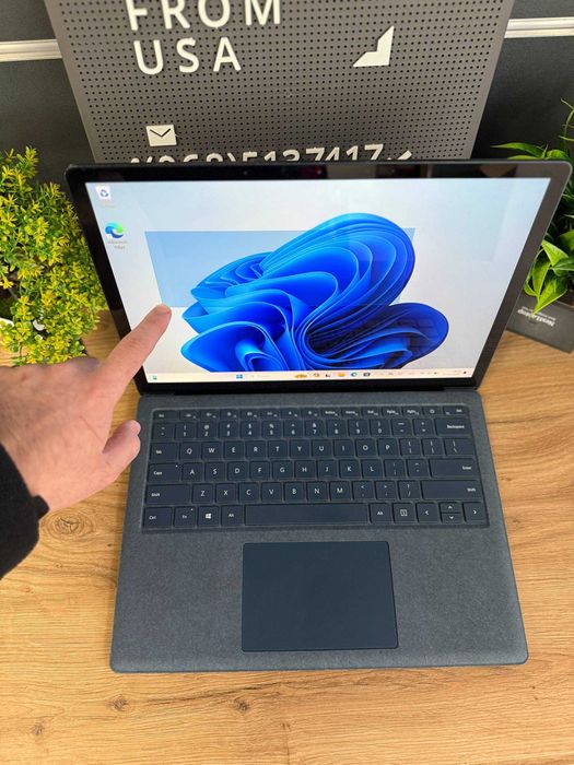 Microsoft Surface Laptop 3 13.5" 2k Сенсорний i5 8/256 GB SSD