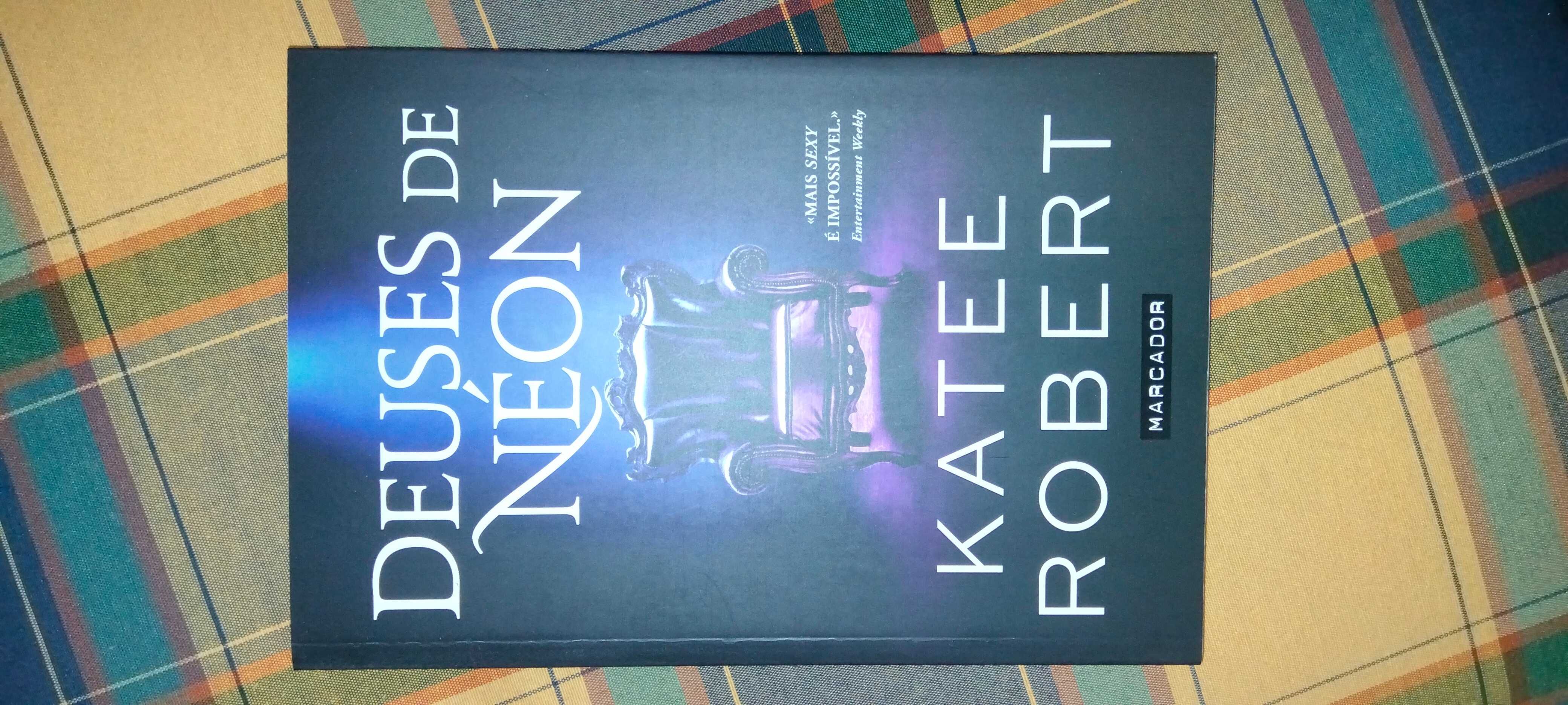 Deuses de Néon de Katee Robert