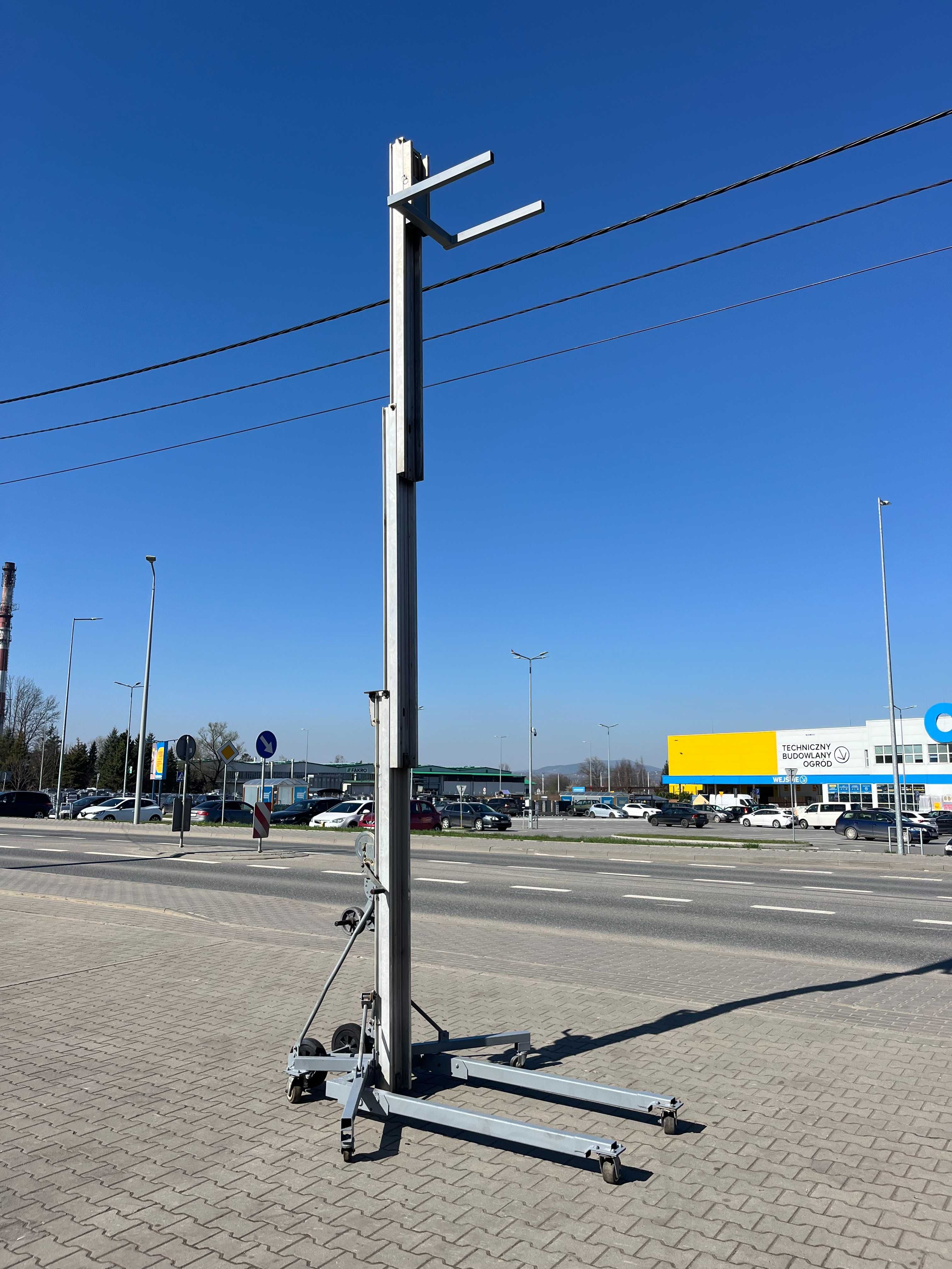 Podnośnik montażowy towarowy Genie SLC-18