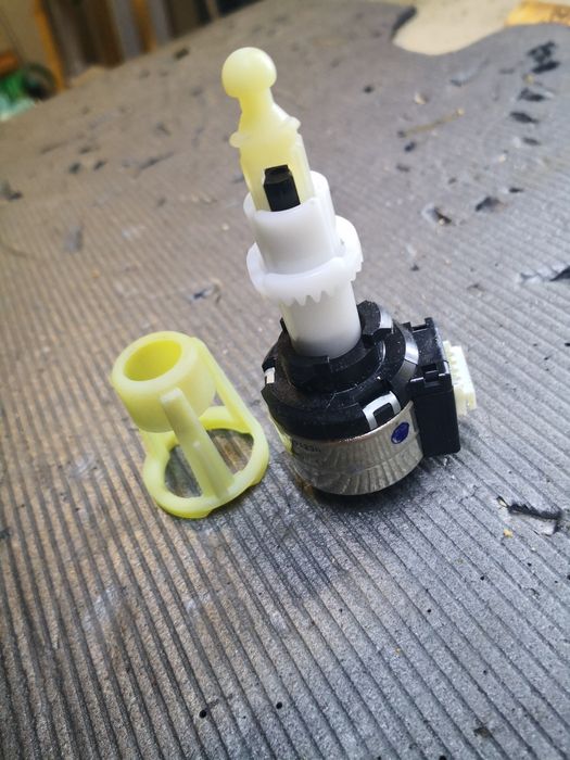 Silniczek regulacji reflektora lampy przód Volvo V60/S60