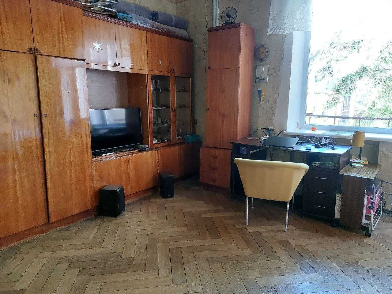 Продам 3-х комнатную квартиру в центре Харькова, метро Университет