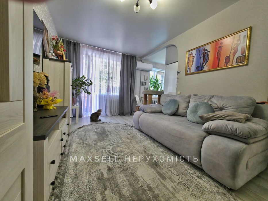 Продам 2-кімнатну квартиру з чудовим новим ремонтом