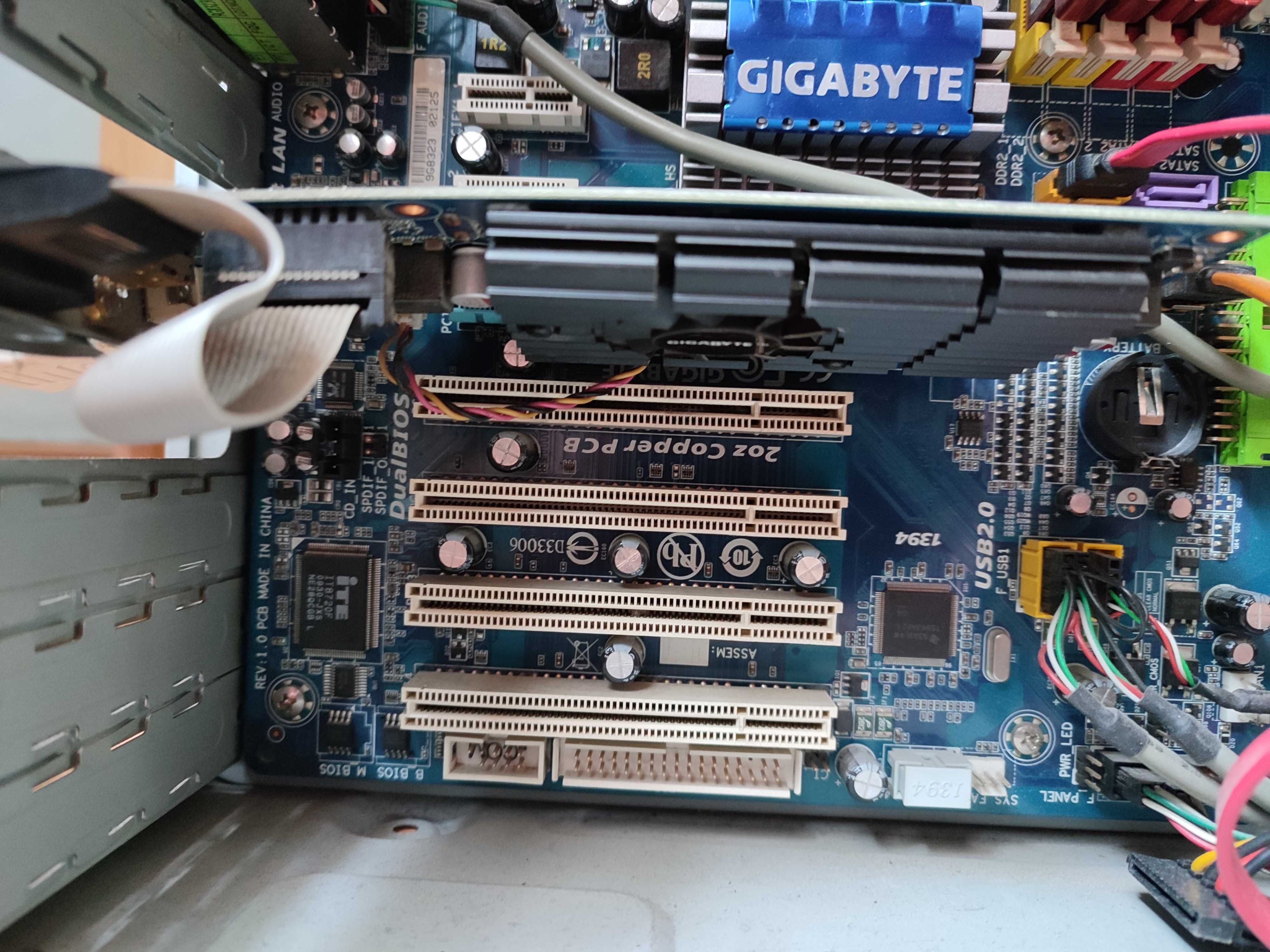 Komputer PC Procesor AMD 4GB/GeForce 210/500 GB