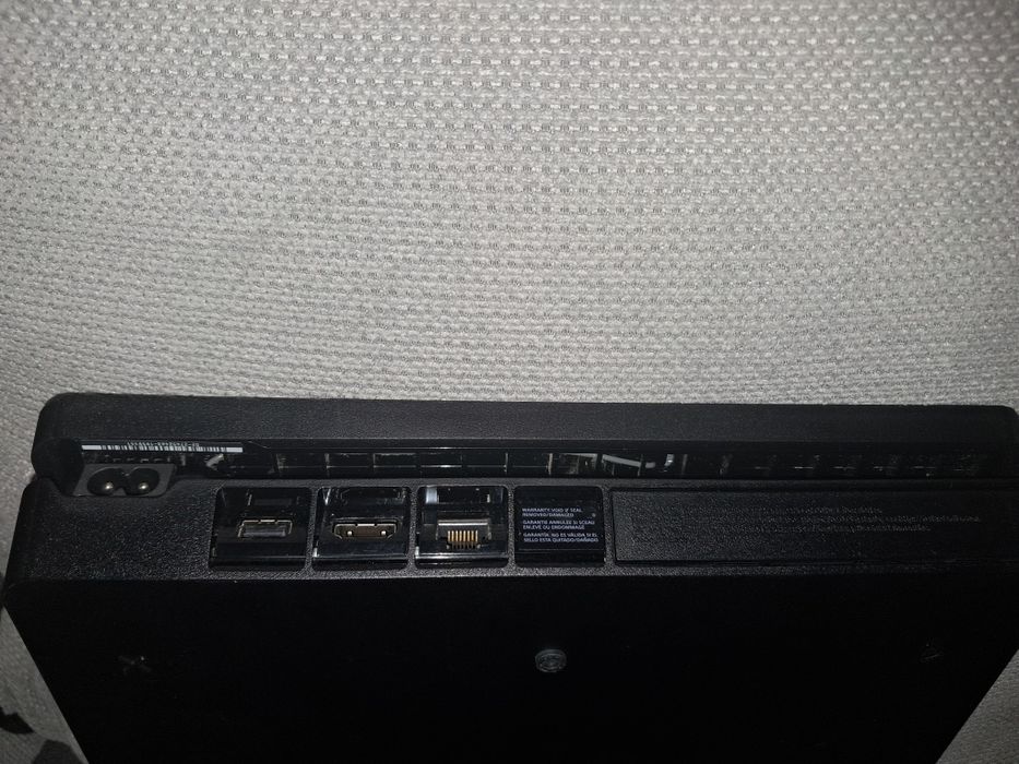 Продам Sony PlayStation 4