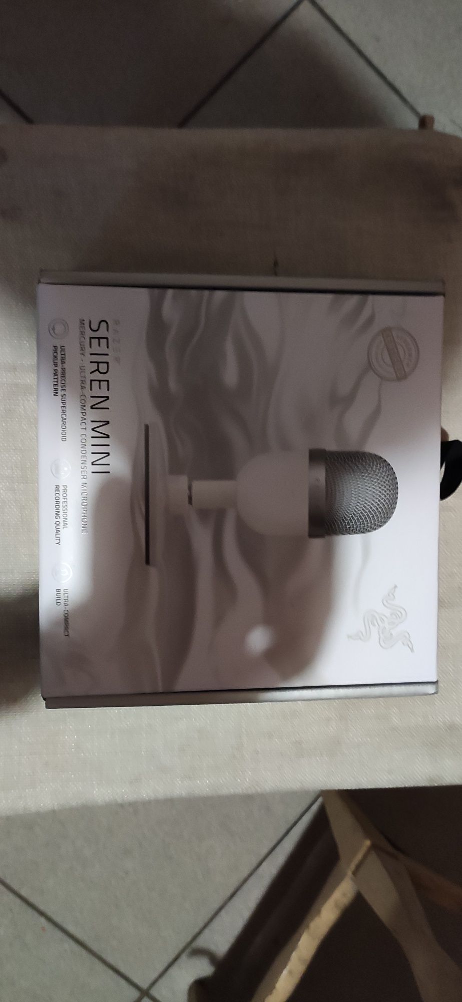 Мікрофон для ПК Razer Seiren mini Mercury (RZ19-03450300-R3M1)