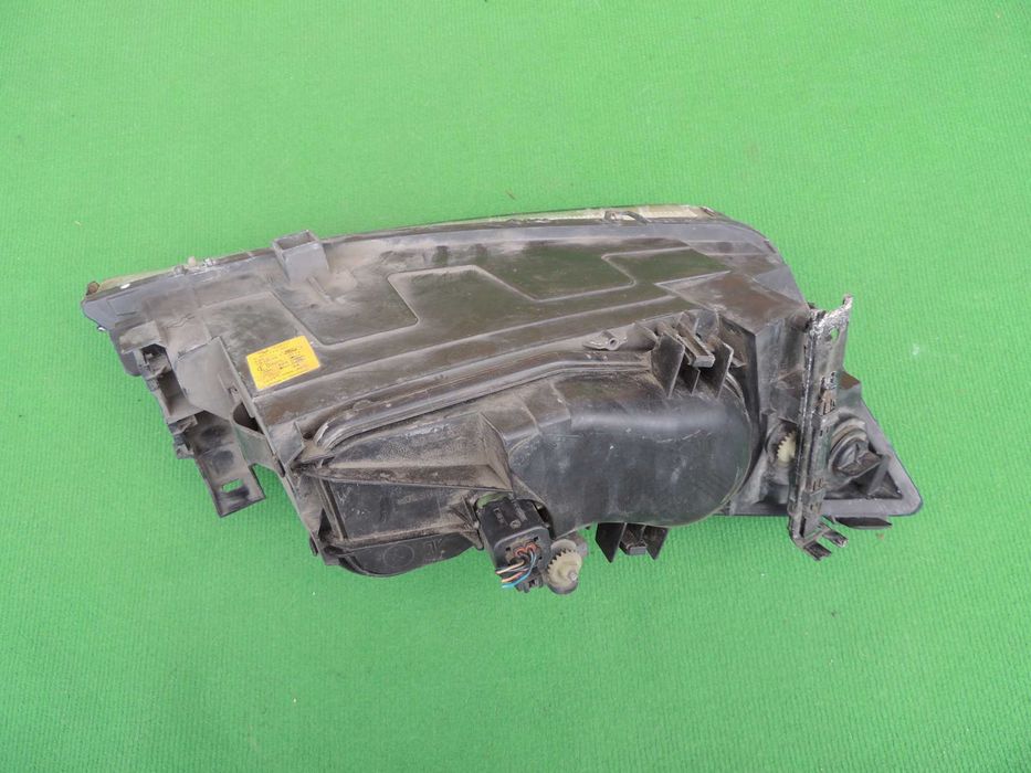 Lampa przednia lewa europejska Ford Mondeo MK3 3 III 00,01,02,03,04-07