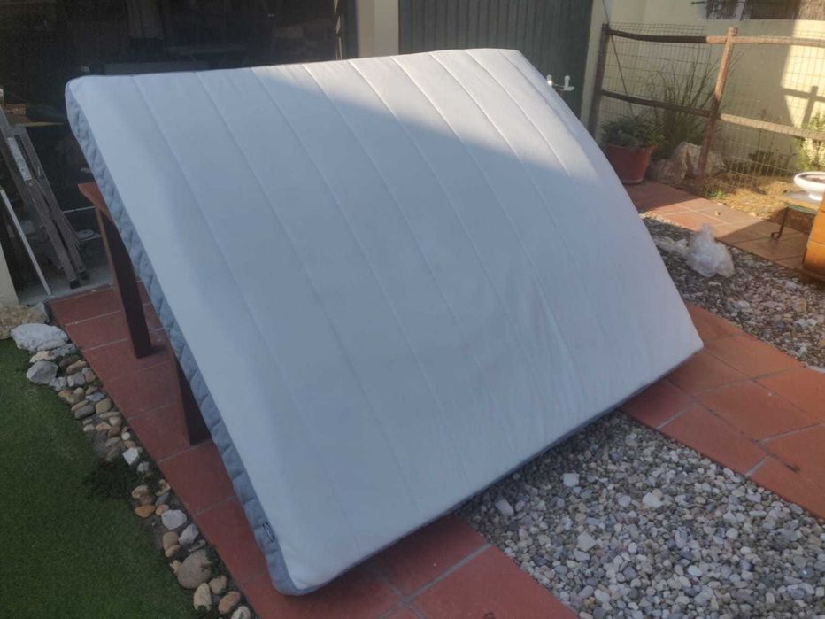 Cochão ikea 160x200cm