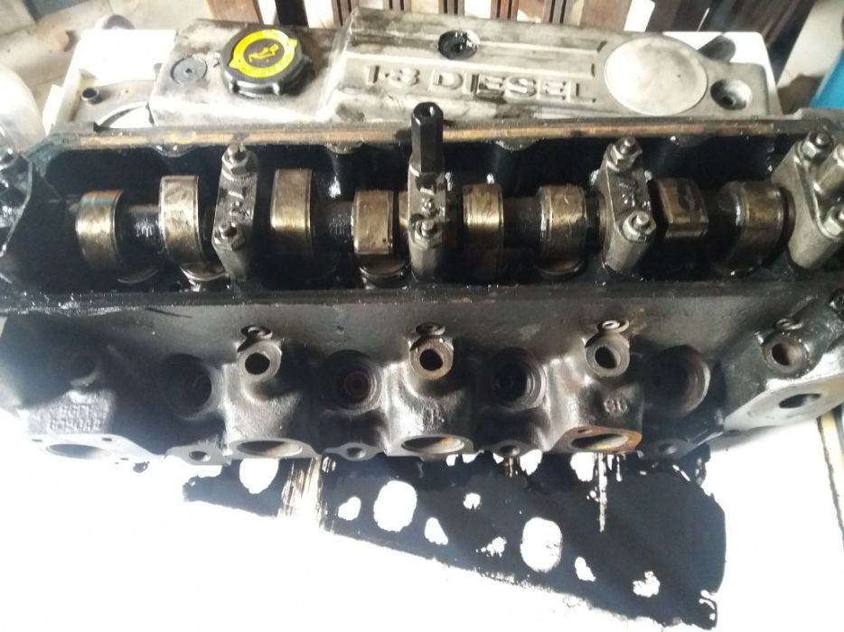 Vendo cabeça de motor , 1800 era de um turbo diesel da Ford fiesta1988