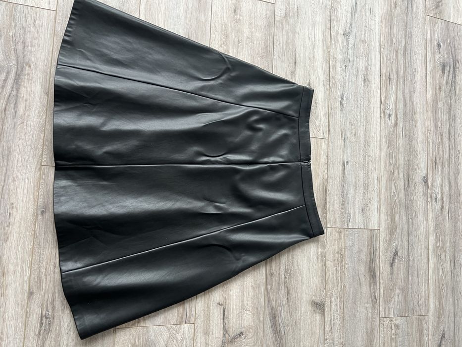 Юбка жіноча клеш з еко кожі