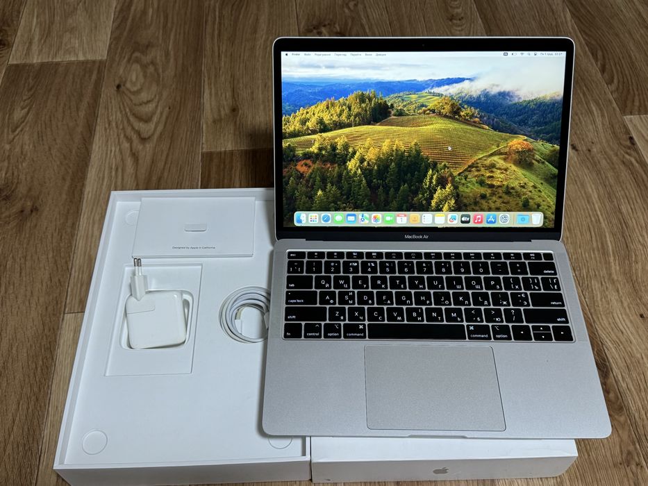 MacBook Air 2019. 8/128 Макбук аір