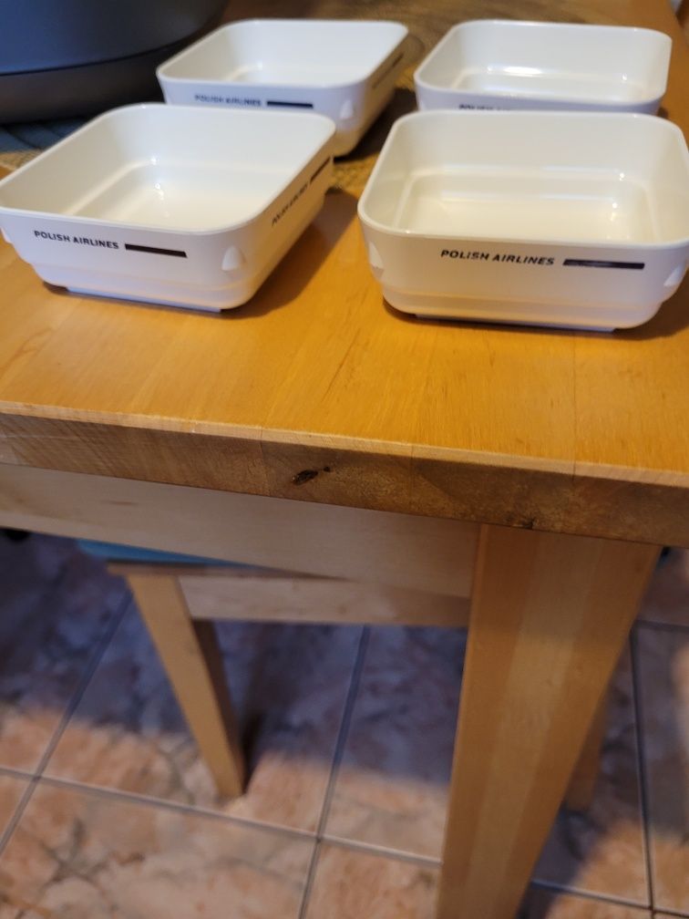 PLL LOT  różne gadzety ceramiczne i plastikowe