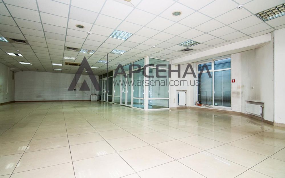 Приміщення в р-ні Малого ринку  - 174 кв.м.