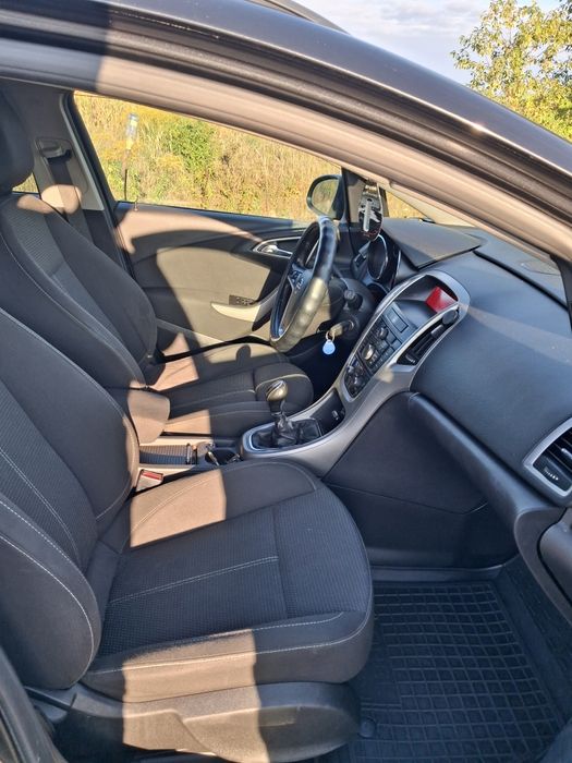 Опель Астра J 1,7 crdi