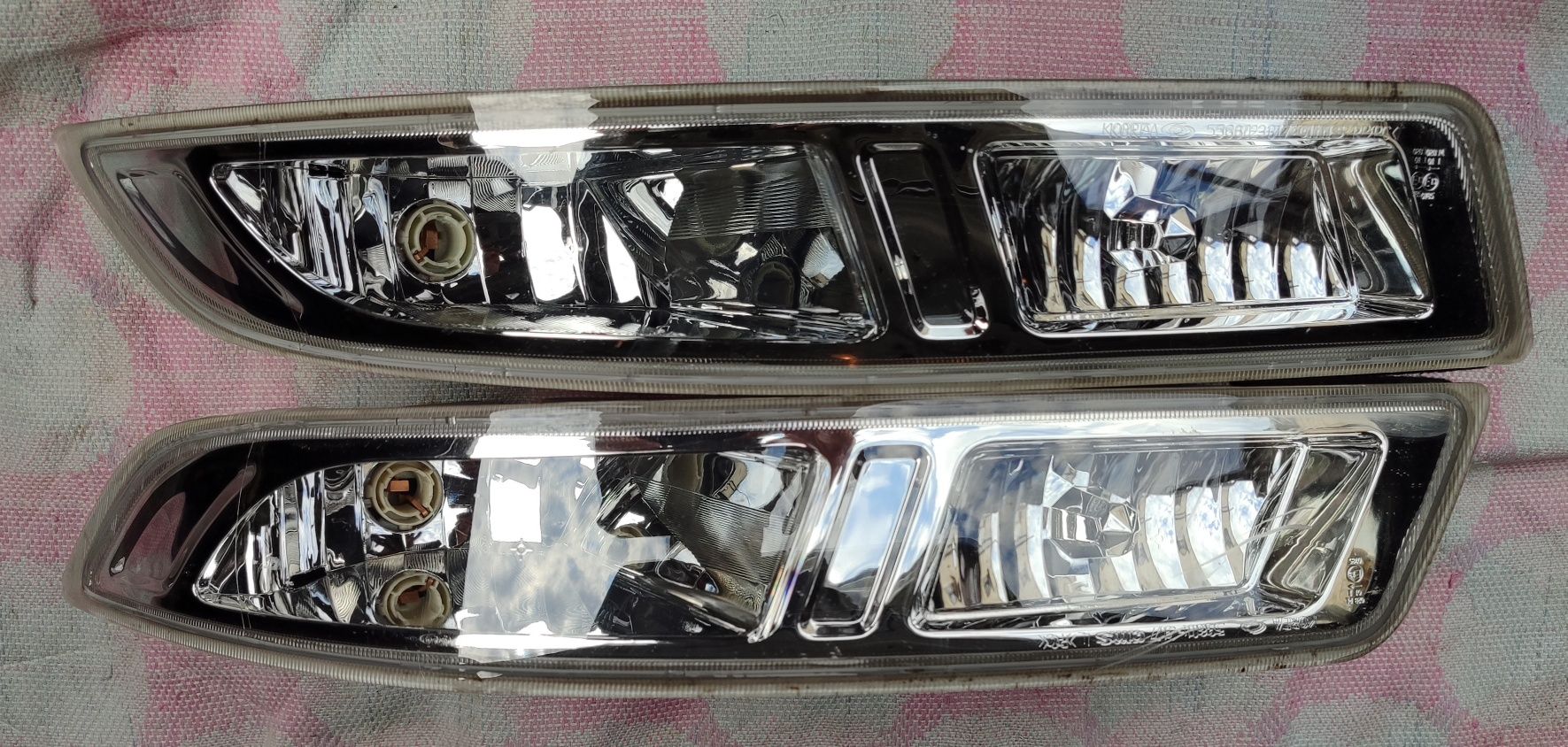 Продам оригинальную противотуманную фару  на Nissan Almera Classic!