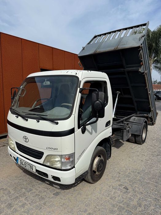 Carrinha toyota dyna tribasculante