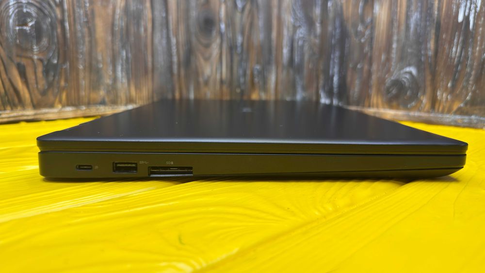 Недорогий Офісний Ноутбук Dell Latitude E5590 /15.6"/i5-8250U/ГАРАНТІЯ