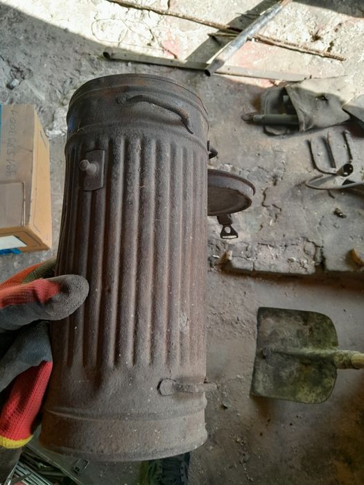 Niemiecka Puszka na maskę