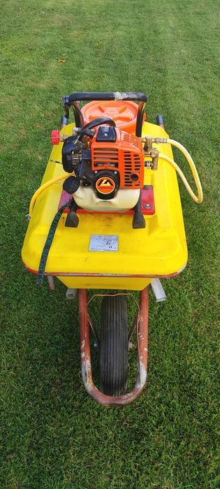 Opryskiwacz spalinowy