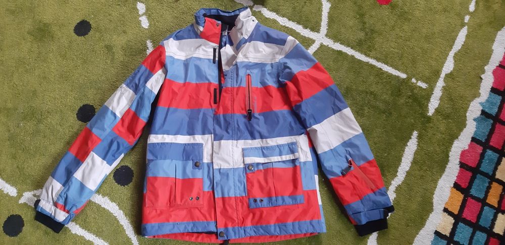 Куртка на мальчика 152см